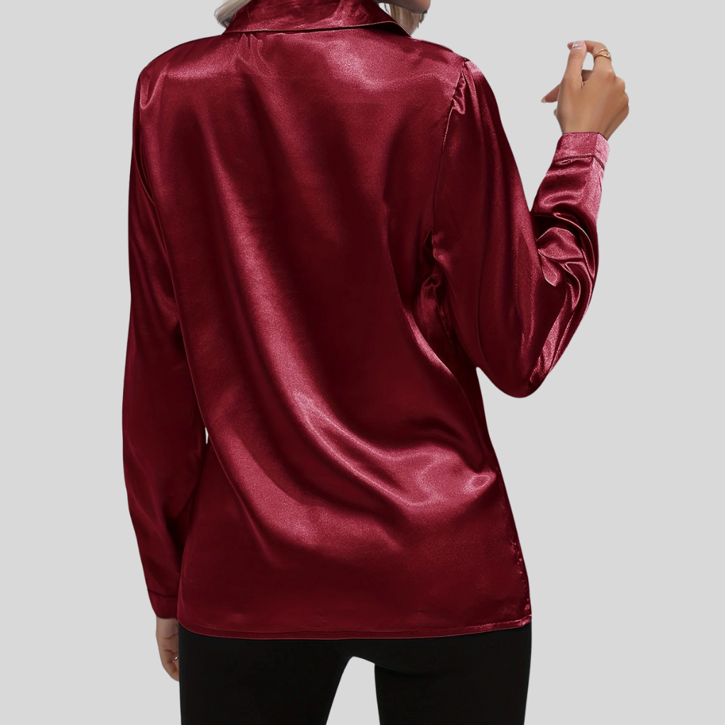 Women’s Elegant Blouse – Subtle Style