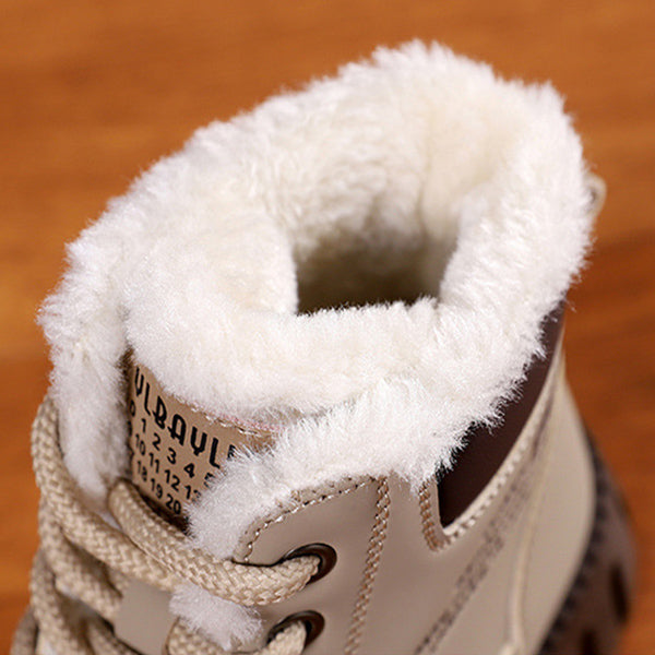 Women's lined lace-up boots with fleece and thick rubber sole