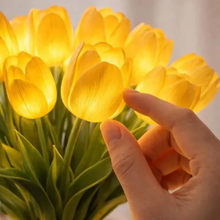 Cosy LED Flower Lamp for Warm Ambient Lighting