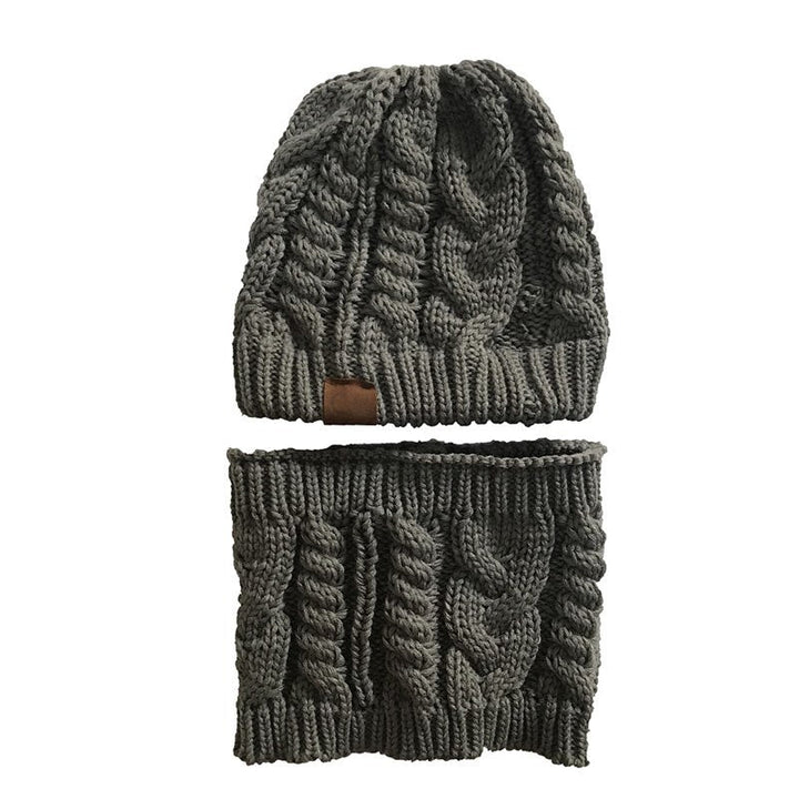 Women's knitted hat with detachable snood – stretchy and warm
