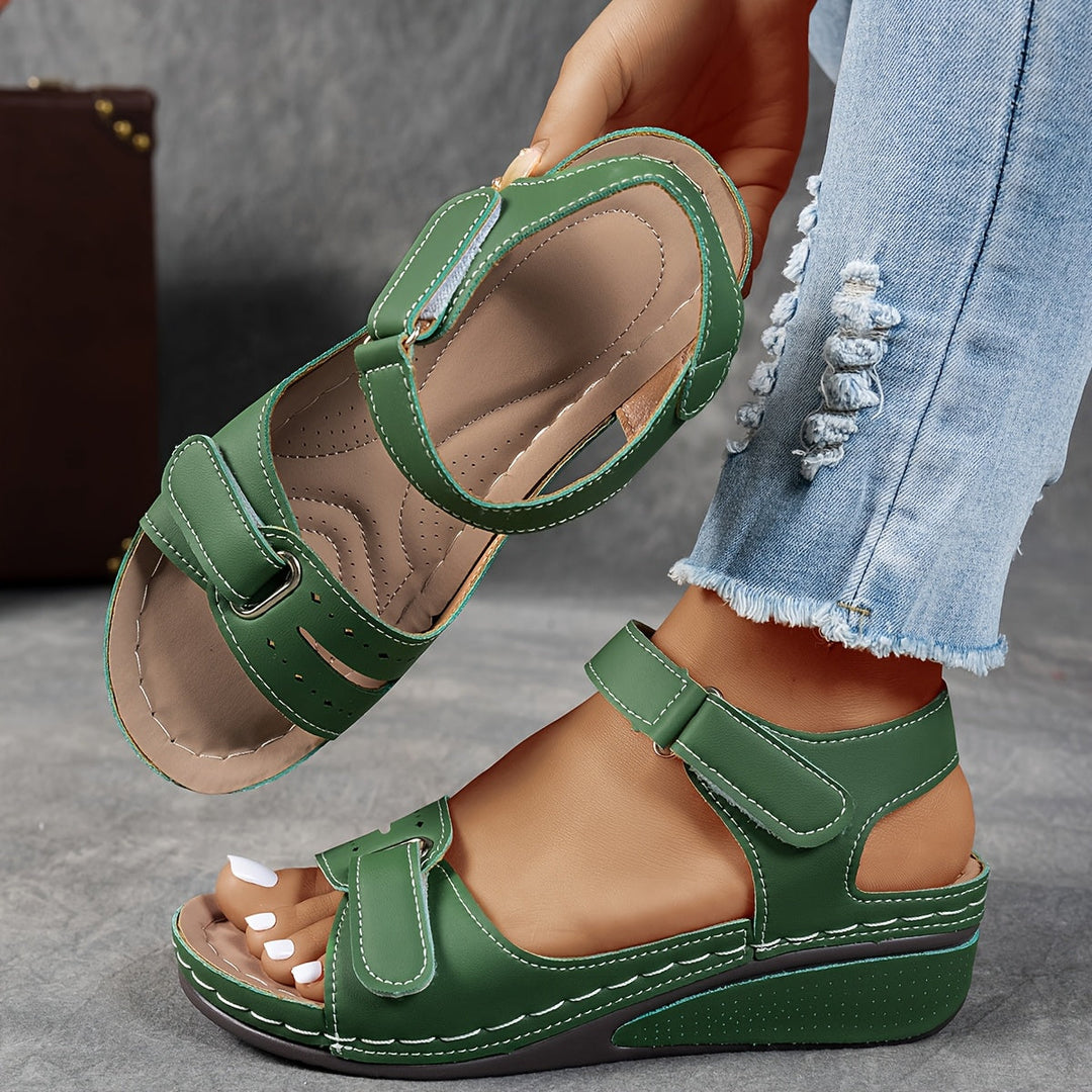 Comfortable orthopaedic sandals