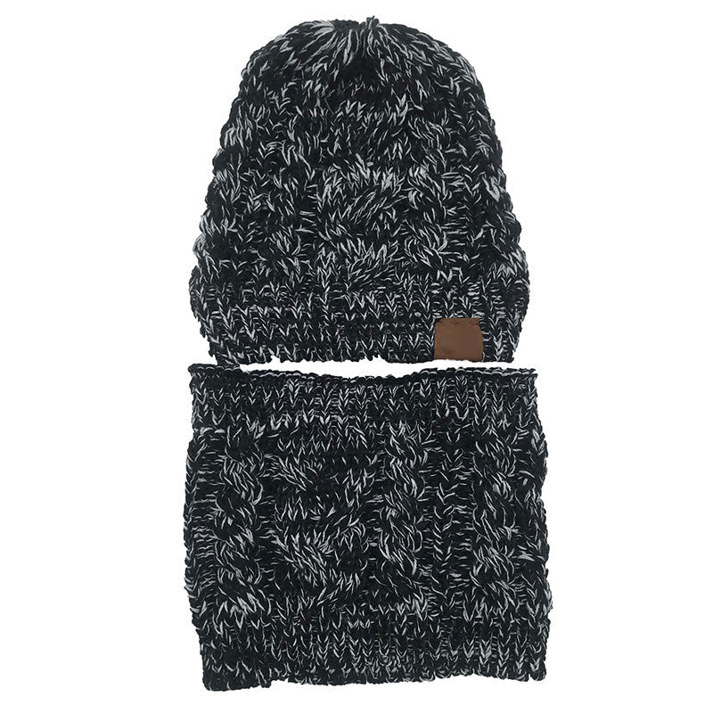 Women's knitted hat with detachable snood – stretchy and warm