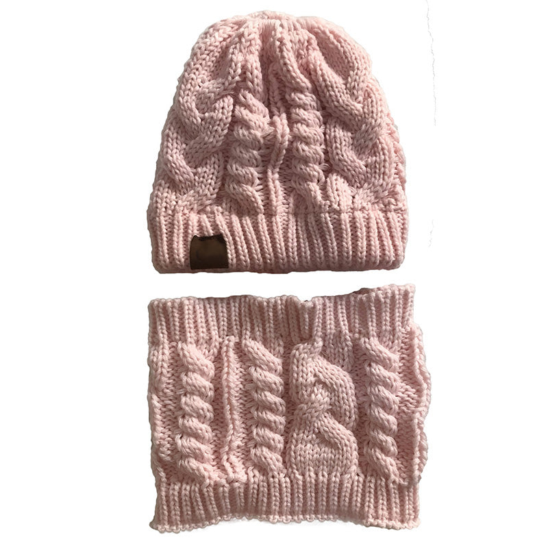 Women's knitted hat with detachable snood – stretchy and warm