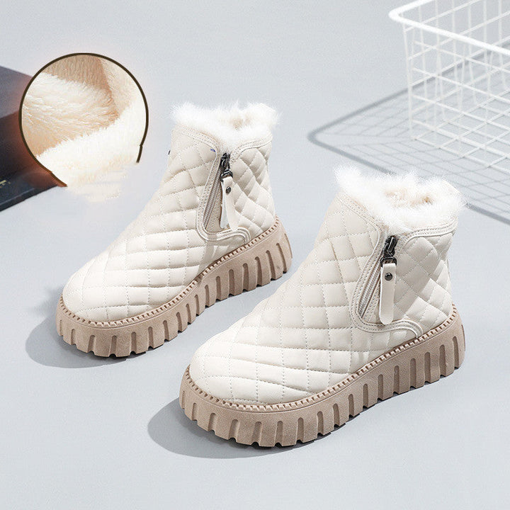 Women's lined ankle boots with platform sole and check pattern