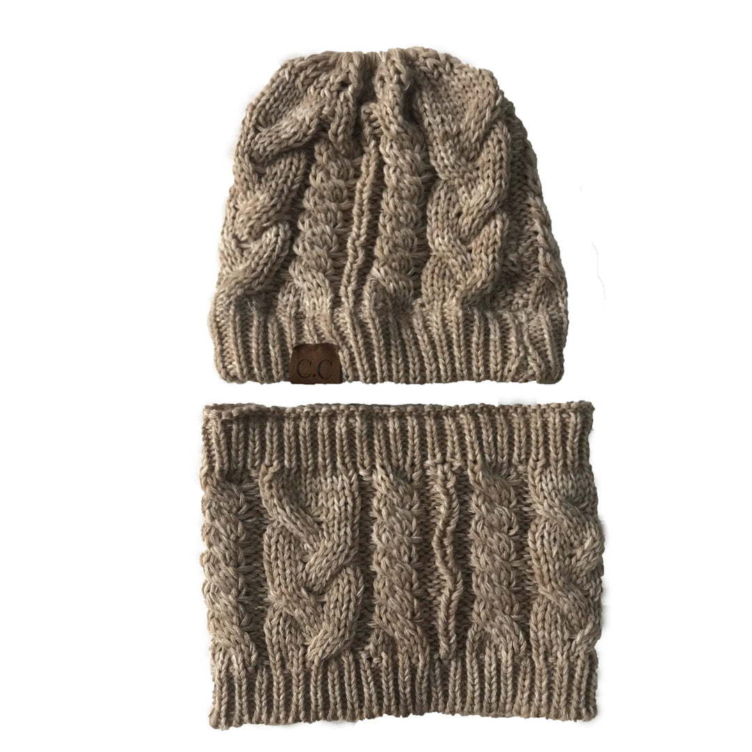 Women's knitted hat with detachable snood – stretchy and warm