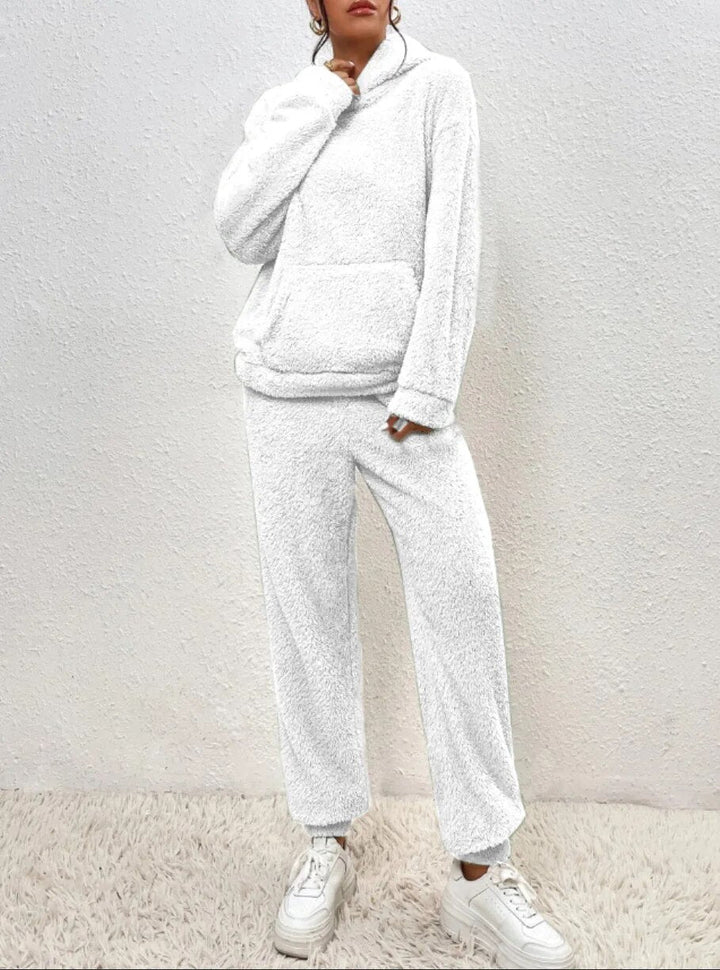 Ultra-Comfortable Teddy Hooded Housesuit Cozy Elegance for Relaxed Moments
