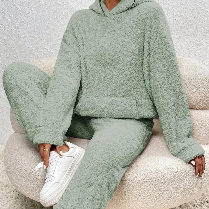 Ultra-Comfortable Teddy Hooded Housesuit Cozy Elegance for Relaxed Moments