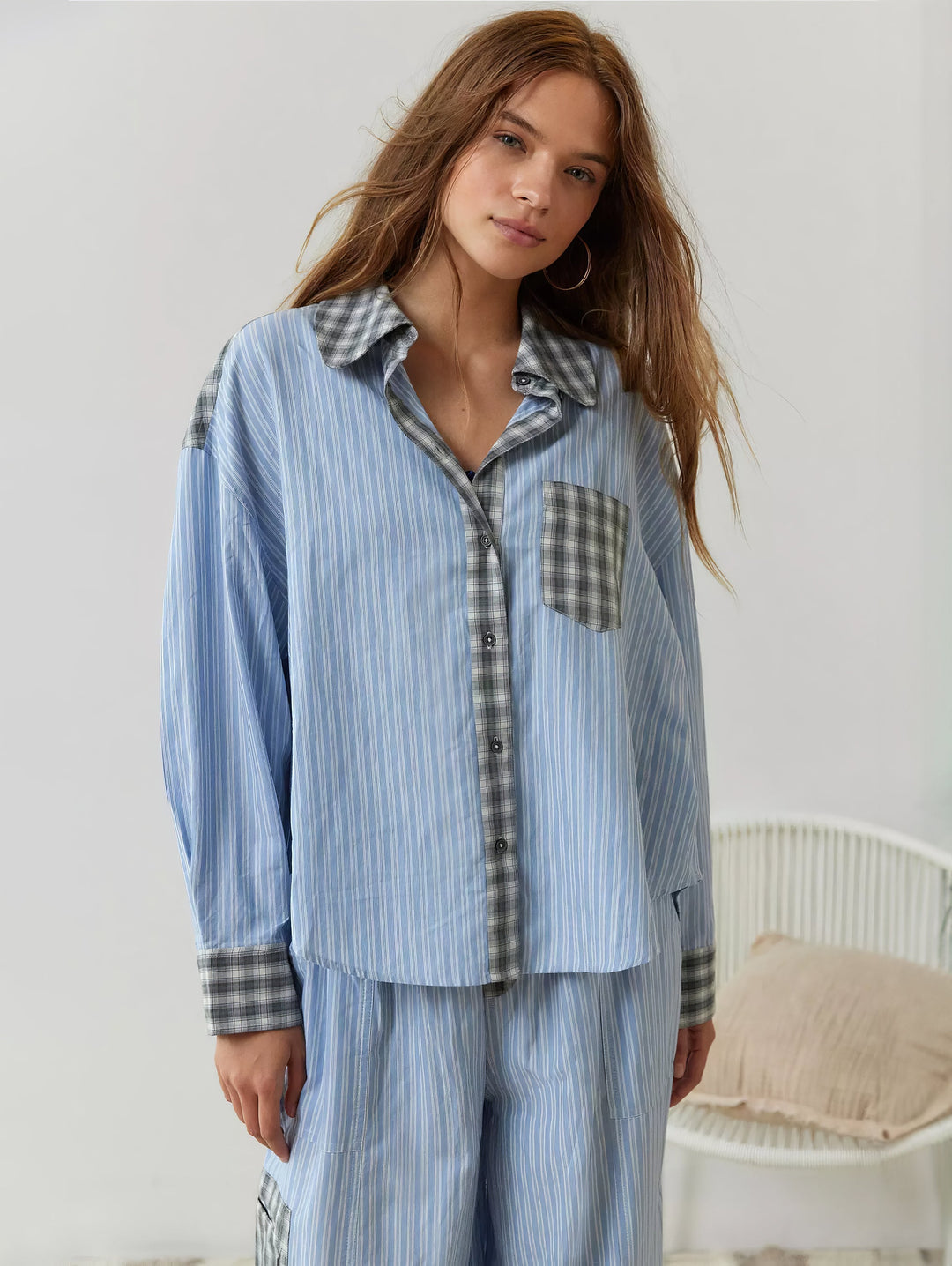 Women's pyjama set with button-up shirt and trousers with elasticated waist