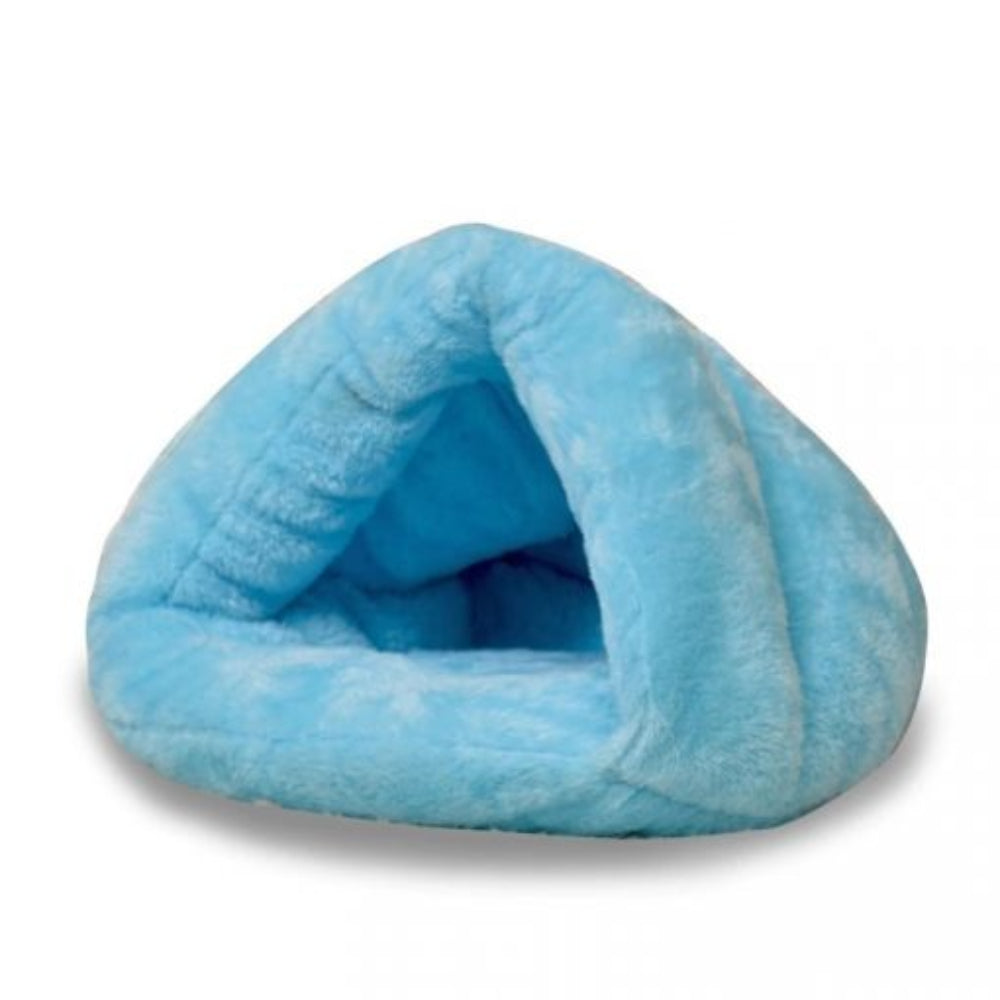 Self-warming cat bed in soft faux fur with protective base