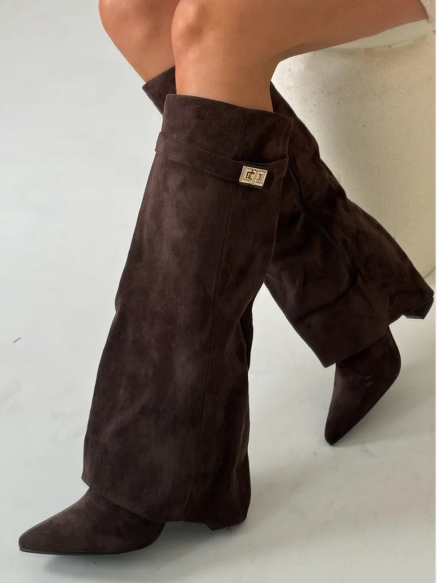 High-quality elegant women's shoes – golden details