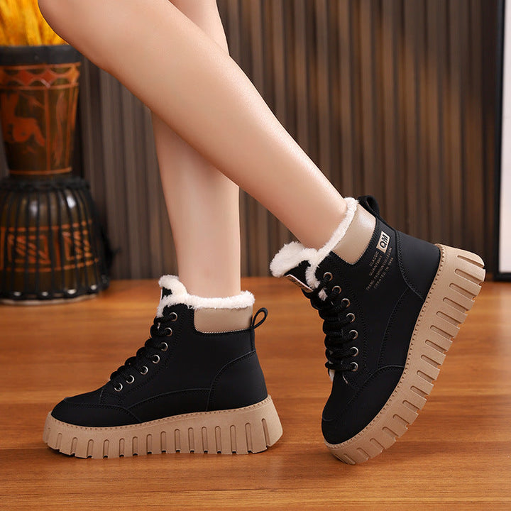 Women's lined lace-up boots with fleece and thick rubber sole