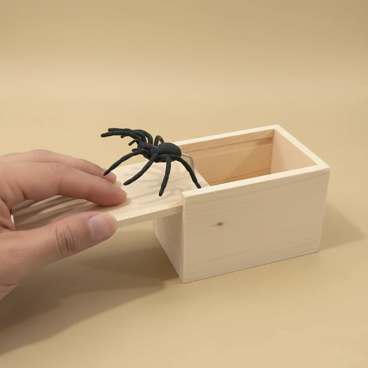 Halloween Gag Gift Boxes Funny Prank Spider Box with Jump Scare Mechanism Wooden Surprise