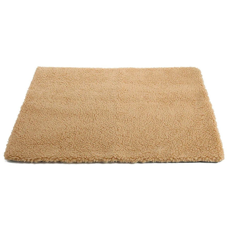 Self-warming pet bed for cats and dogs in soft faux fur