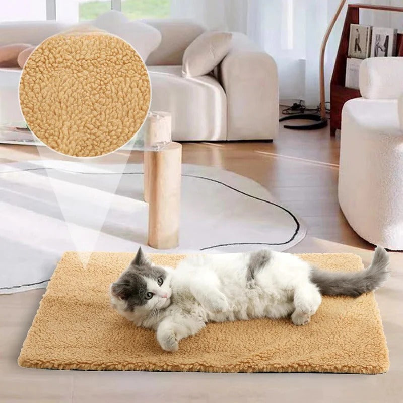 Self-warming pet bed for cats and dogs in soft faux fur