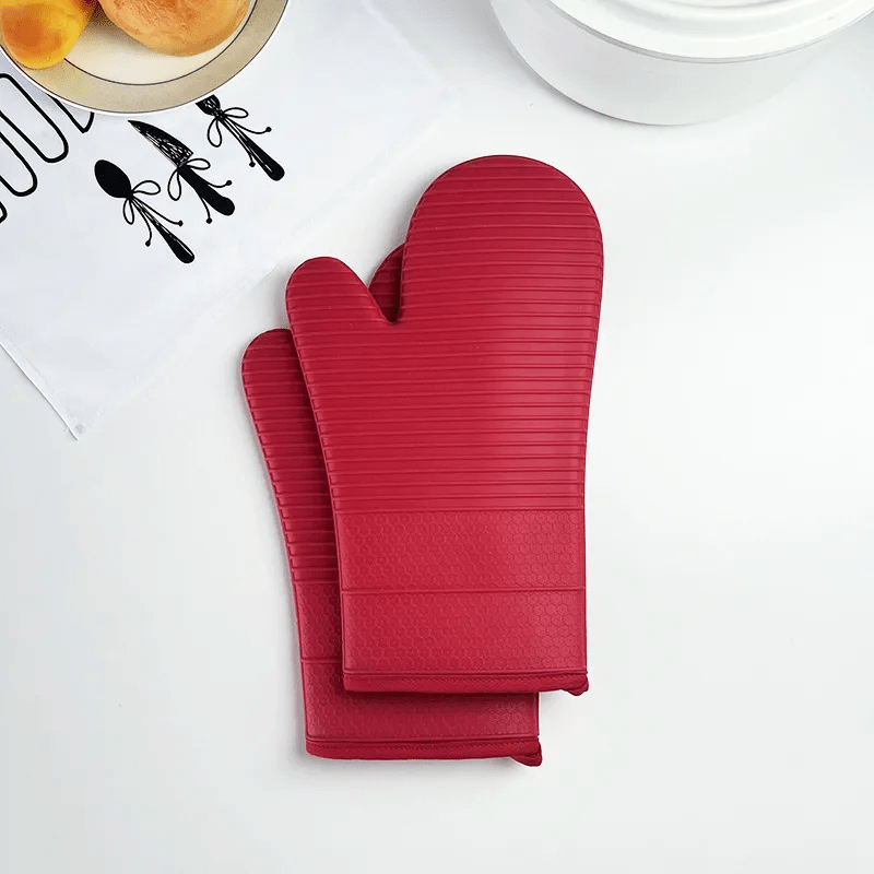 HEATSAFE – Non-Slip Silicone Oven Gloves for Maximum Heat Protection