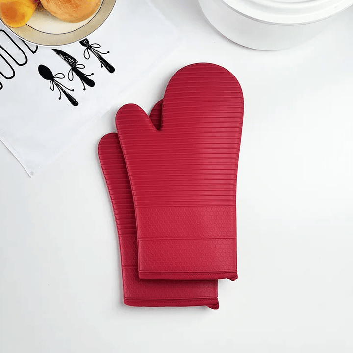 HEATSAFE – Non-Slip Silicone Oven Gloves for Maximum Heat Protection
