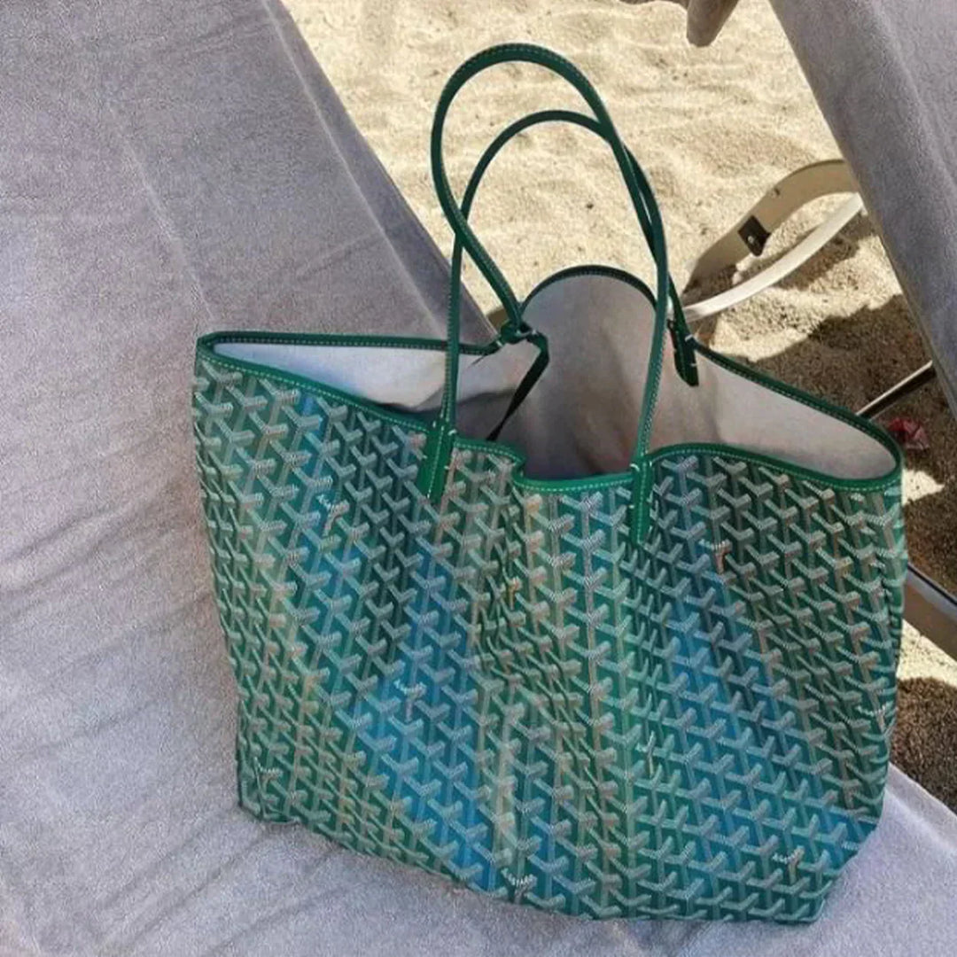 Luxurious Shopper Bag | Elegant and Spacious | Burgundy